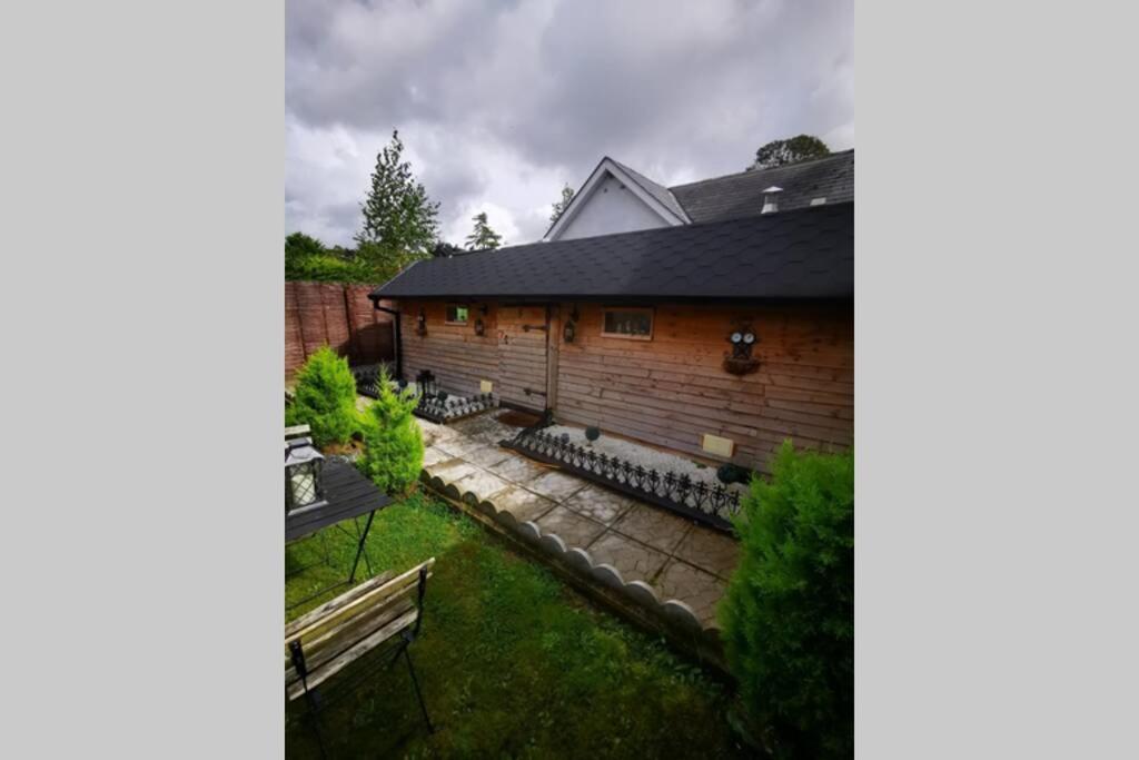 Lazy Lodge Glamping Pod With Hot Tub Портлийш Екстериор снимка