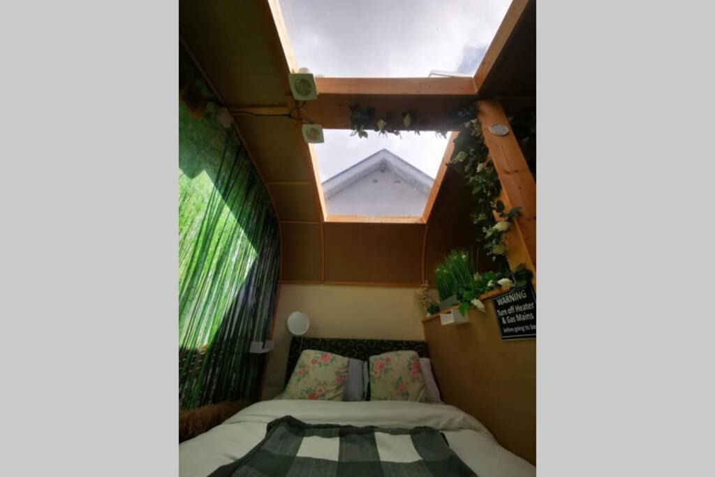 Lazy Lodge Glamping Pod With Hot Tub Портлийш Екстериор снимка